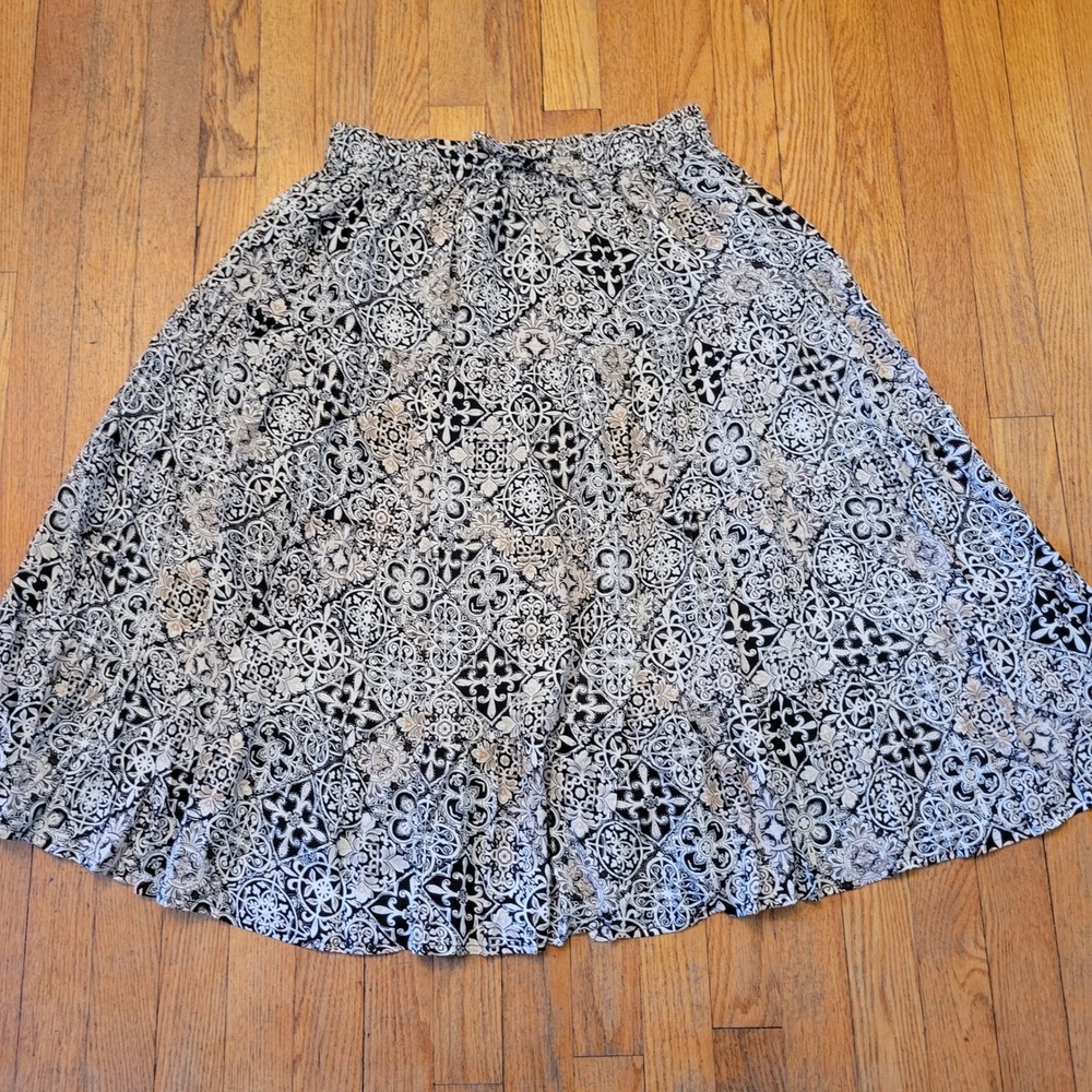 NorthStyle PM Midi Skirt Black White Tan Floral Tiers Rayon Summer Beach Coastal
